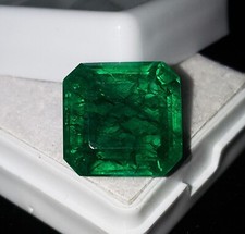 Emeraude naturelle de Colombie de 10,37 carats avec certificat.