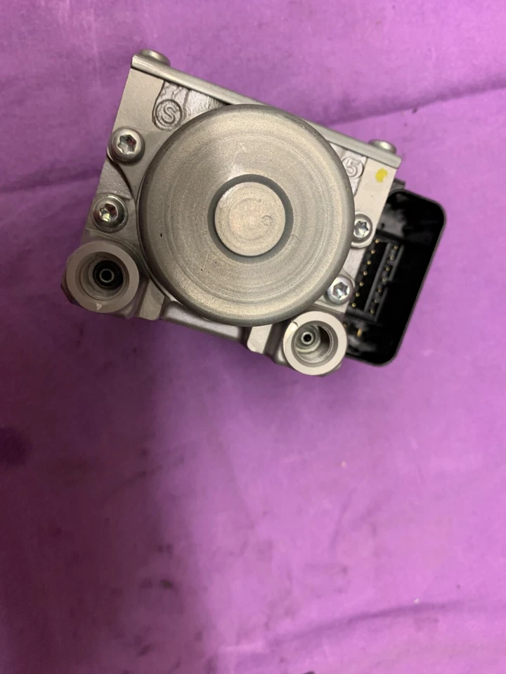 Bremse ABS Block Honda VFR 800 RC 79E 6644km. n-8l2.M2-073. - Image 3 of 4