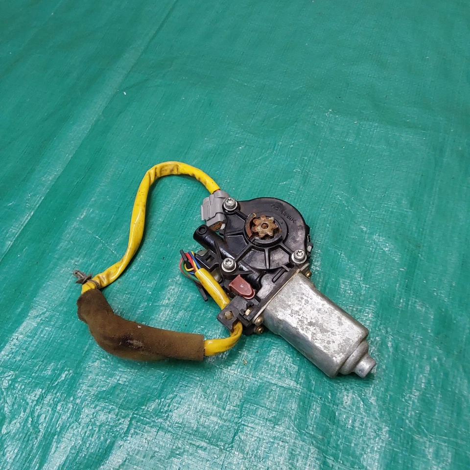 Motor ventana puerta trasera izquierda Infiniti G35 2003-2004 OEM 82731-AL510 Foto 3 de 4