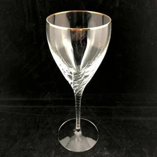 Lenox Wine Glass Crystal Encore Gold Rim Statuesque Shape Swirl Stem 7 7/8