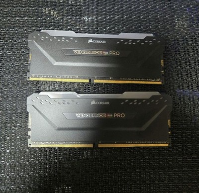 Corsair Vengeance RGB PRO 32 GB (2 x 16 GB) DDR4 3200 MHz Desktop-RAM