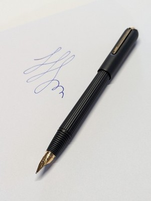 sehr alter Lamy Persona Füllhalter mit Gold-Feder
