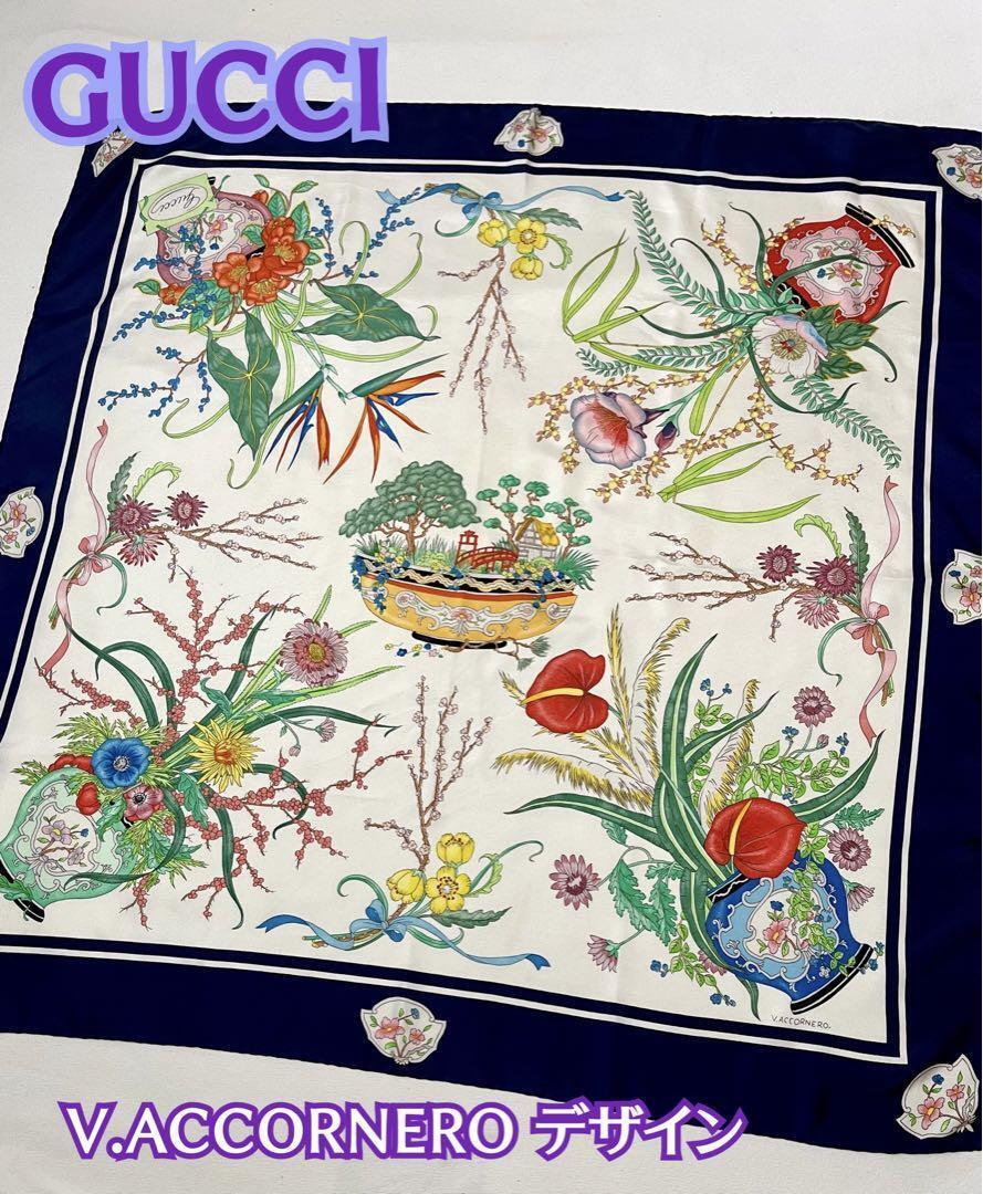 Gucci Scarf White Black Silk V.Accornero Design With Floral Gucci Scarf White Black Silk V.Accornero Design With Floral