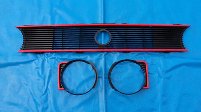 Frontgrill VW Golf 1 u  Cabrio Caddy Grill GTI Kühlergrill Jetta 1 Rote Leisten 
