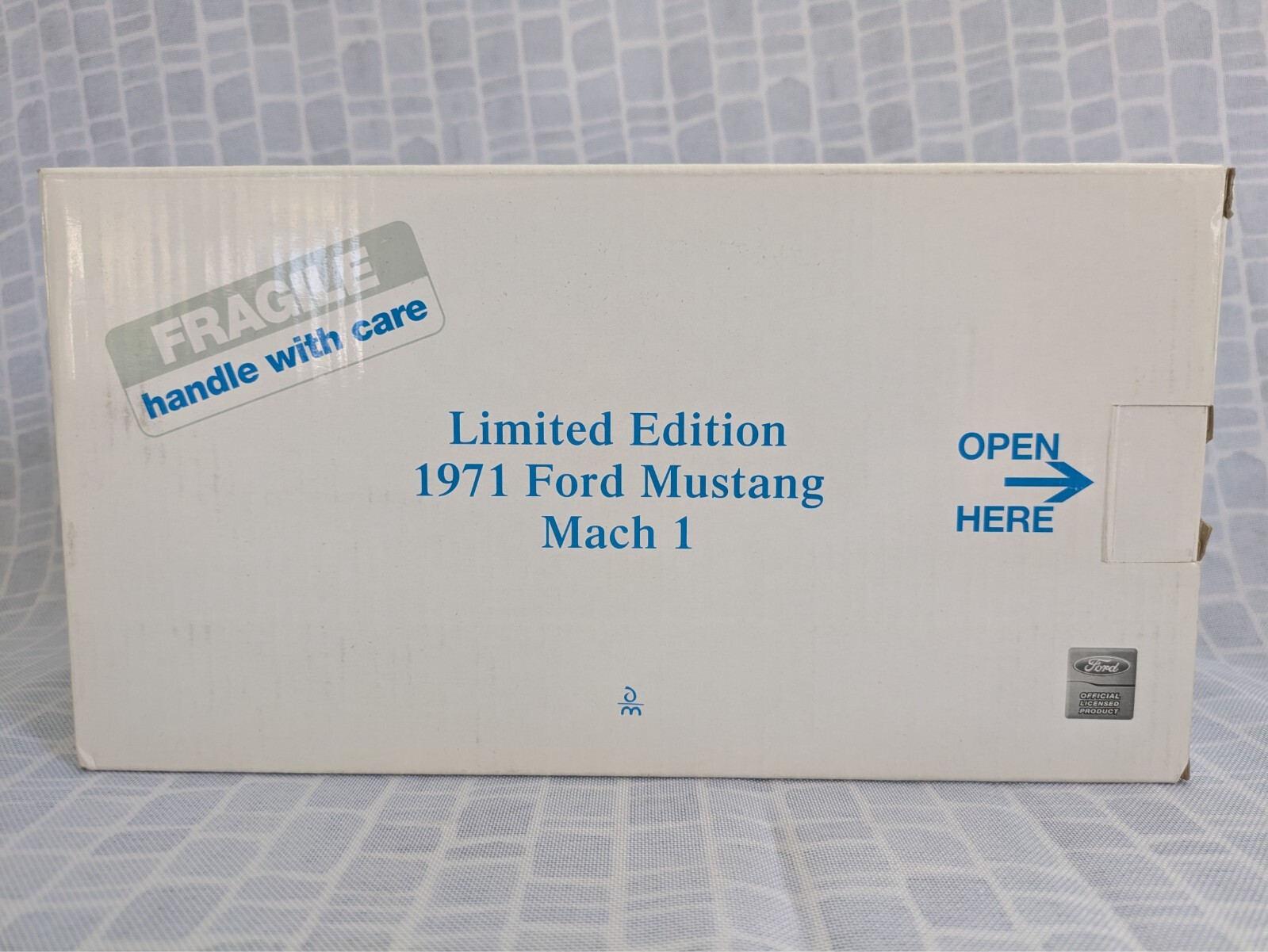 1971 Ford Mustang Mach 1 Limited Edition Die-Cast Model 1:24 Scale by Danbury Mint