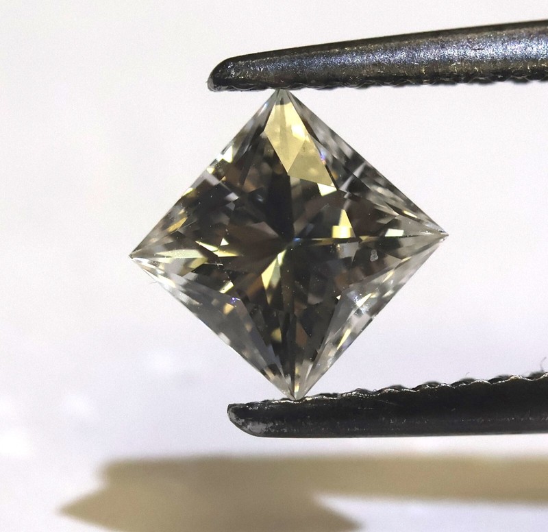 Natural Loose GIA certified .91ct VS2 H princess diamond 5.33X5.22X3.88mm fancy