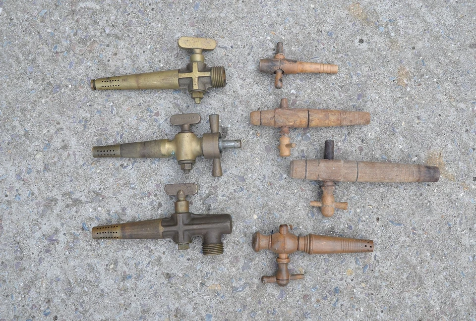 vintage old brass bronze / wooden barrel tap old barrel taps spigot keg x 7 - Image 2 of 4