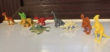Piccolo dinosauro giocattolo in plastica