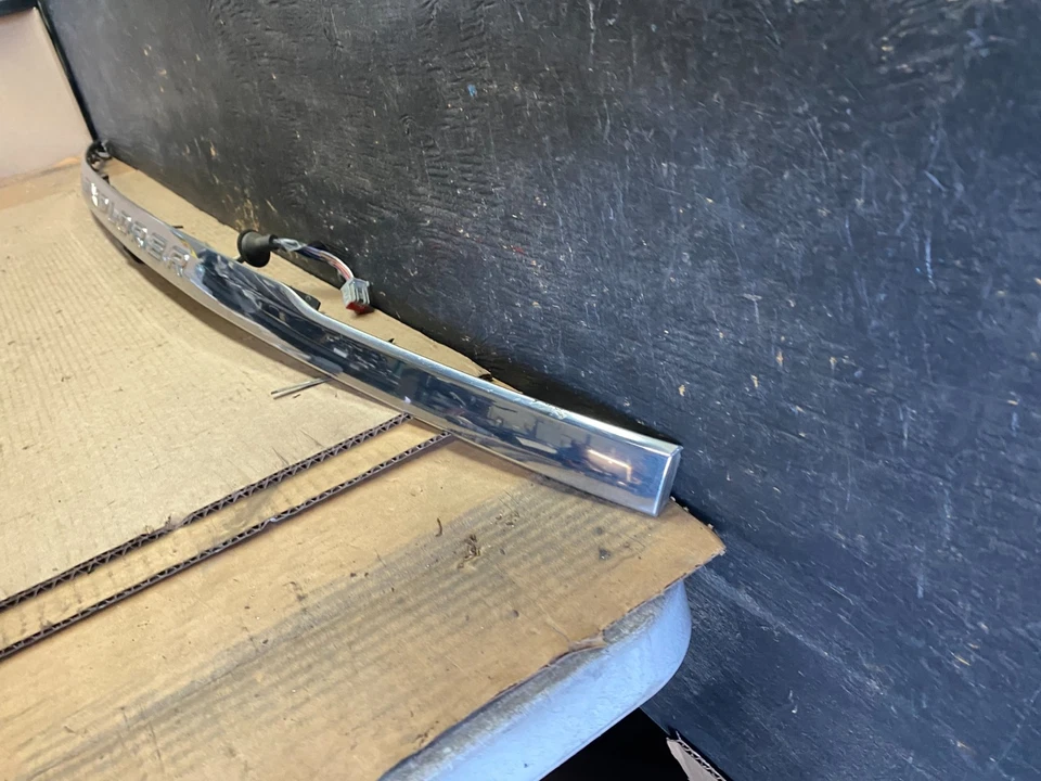 Moldura de puerta trasera Ford Explorer 2011-2014 con cámara OEM s1459 DG Foto 2 de 4