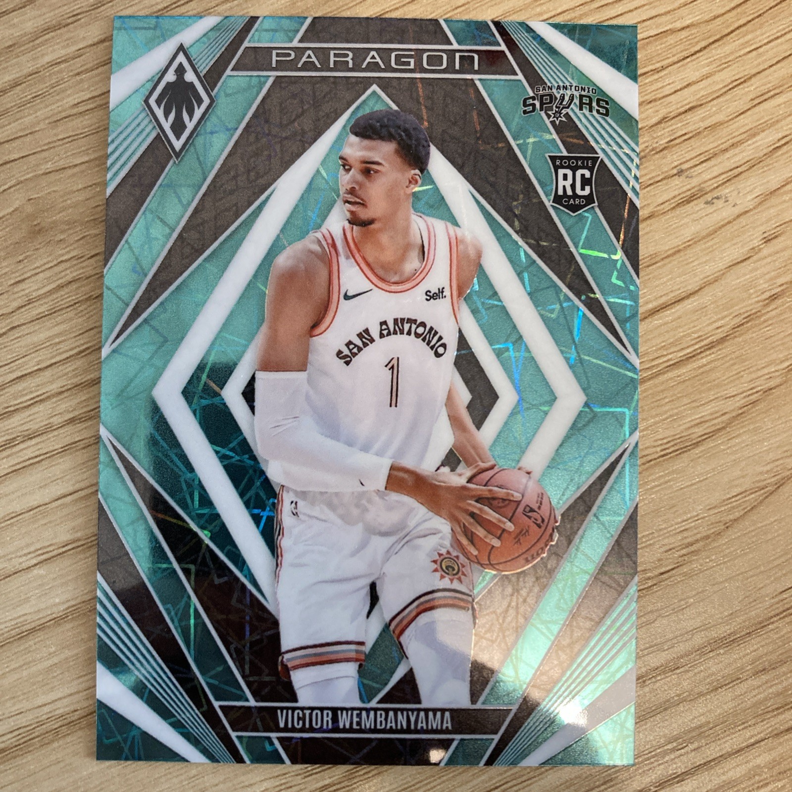 2023-24 Panini Phoenix - Paragon Victor Wembanyama #13 Teal Lazer (RC)