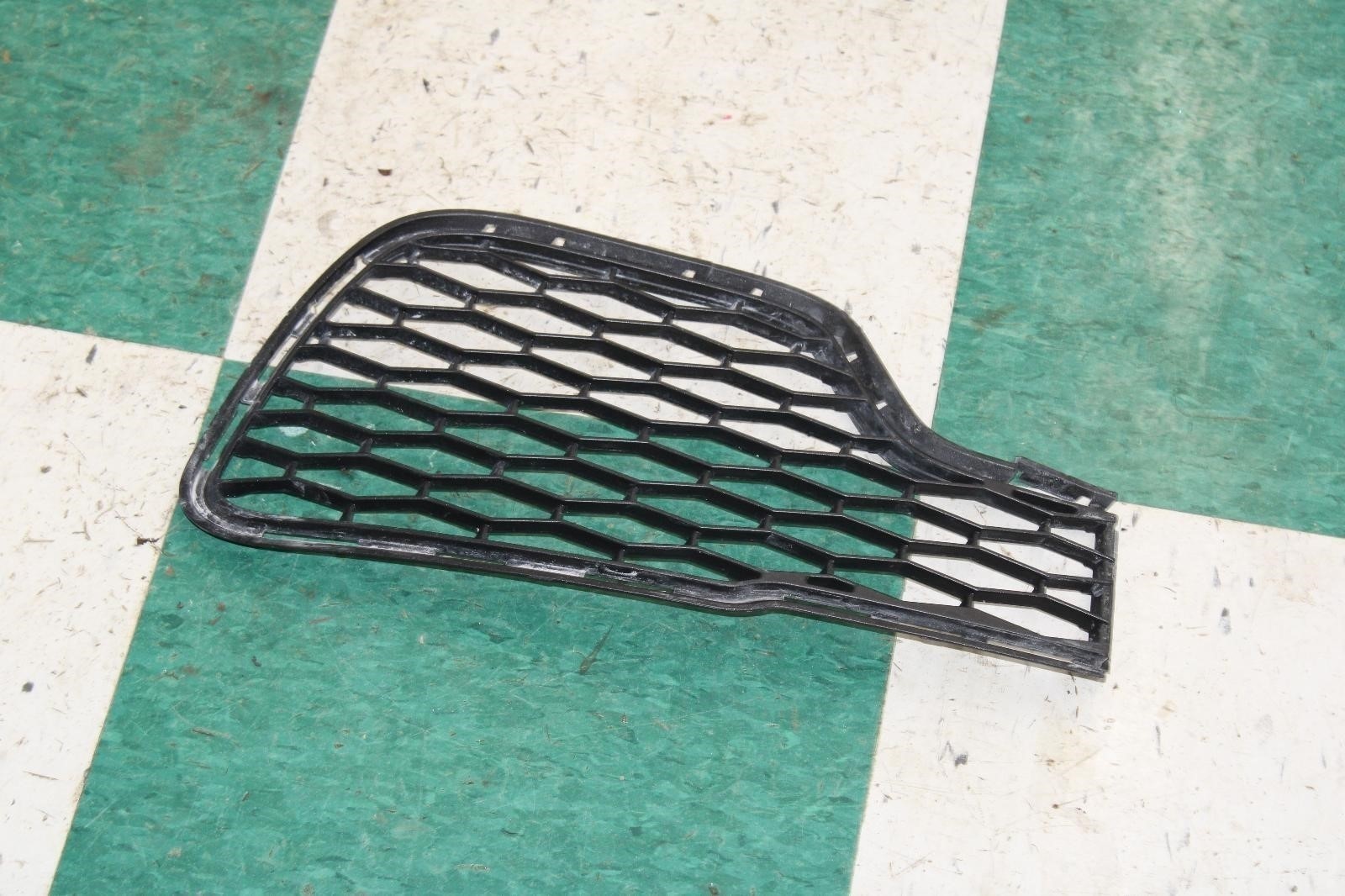 Maserati Ghibli 2014-2017 FRONT+RIGHT+LOWER+OUTER Grille
