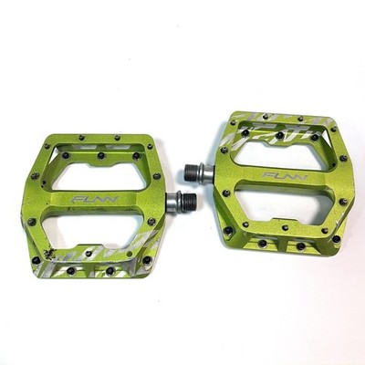 Funn Funndamental Flat MTB Pedal Set,9/16-inch CrMo Axle (Green)- Used