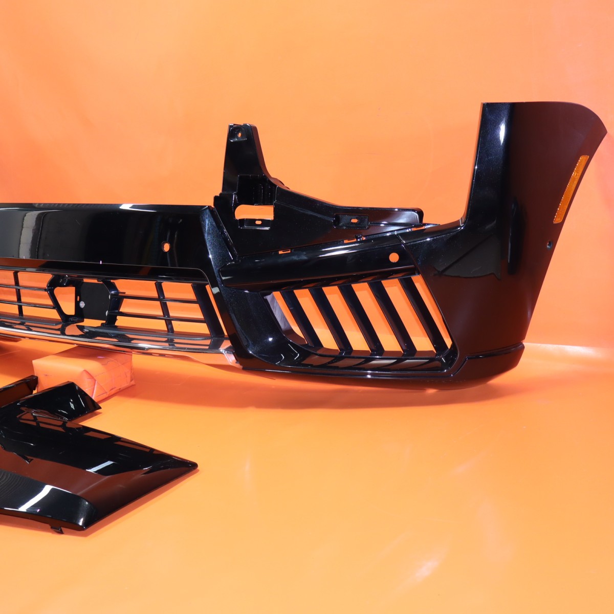 ROLLS ROYCE CULLINAN FRONT BUMPER 2025 2026 51115A558B9 BLACK OEM
