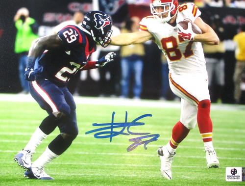 Travis Kelce / Autographed 8 x 10 Kansas City Chiefs Game Action Photo / COA - Picture 2 of 5