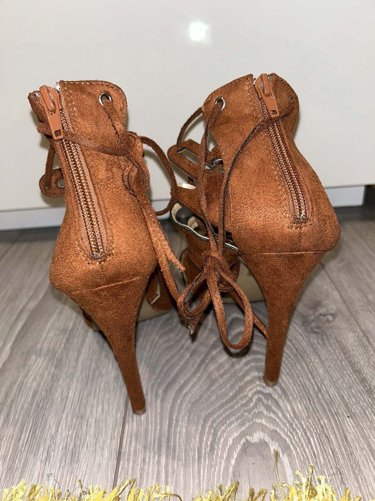 APL Sandali con tacco in pelle scamosciata