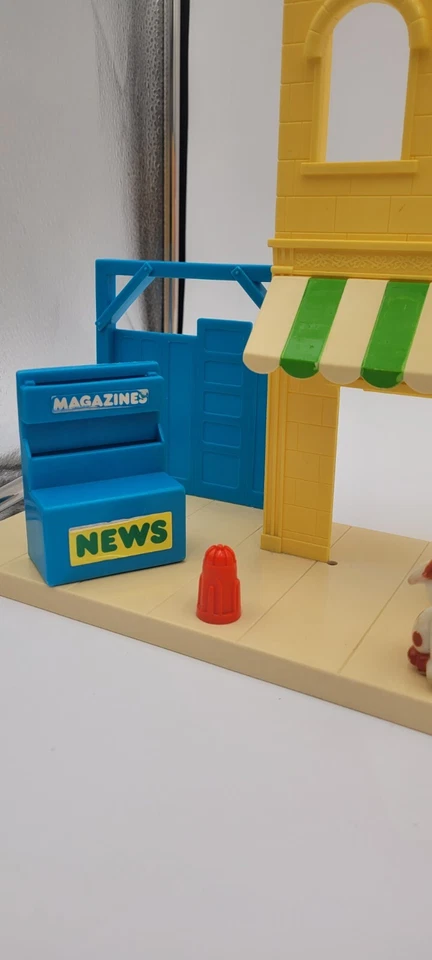 Vintage Ilco 123 Sesame Street Playset. Nearly complete. Many accessories. VGUC - Image 2 of 4