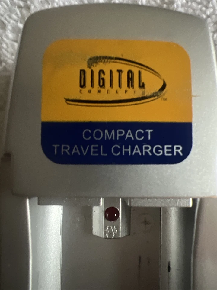 Digital Concepts Compact Travel Charger Model KN-101 - Image 3 of 4