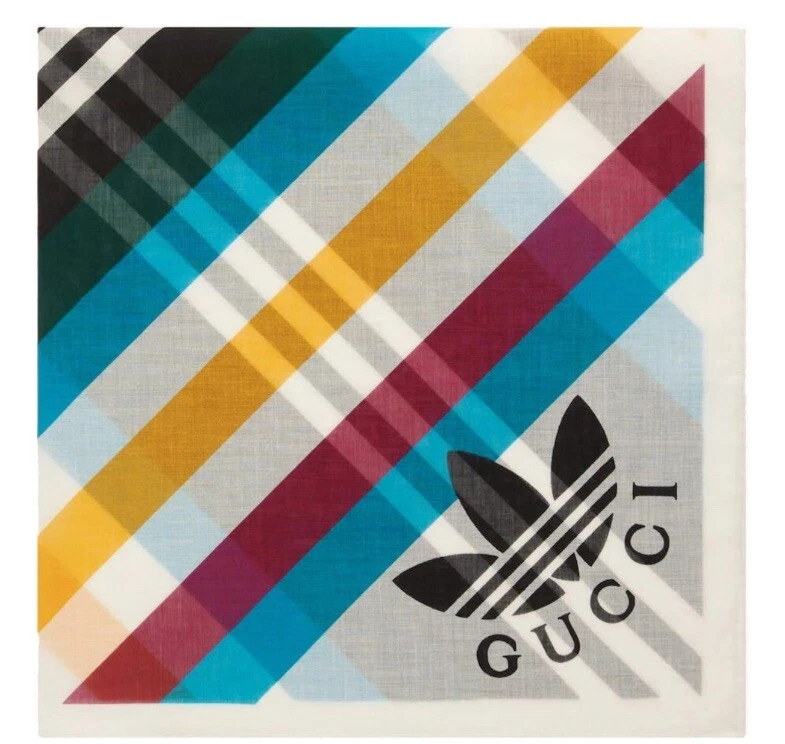 FOULARD COTON MULTICOLORE IVOIRE GUCCI x ADIDAS 26” x 26” Made in Italy NEUF !