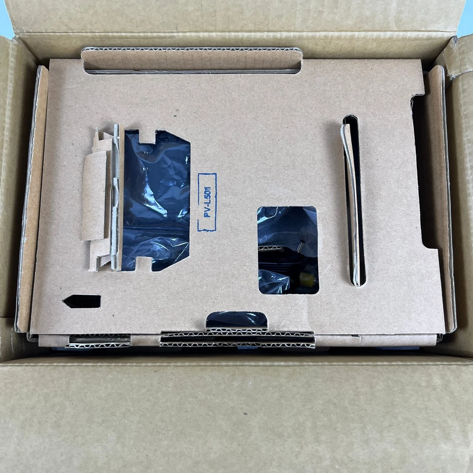 Panasonic PV-L501D Camcorder Palmcorder VHS-C Movie Tape Video Camera New In Box - Image 2 of 4