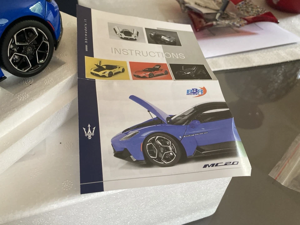 BBR Maserati MC20 blu infinito gloss black roof 1/18 HE180051E Apribile - Immagine 4 di 4