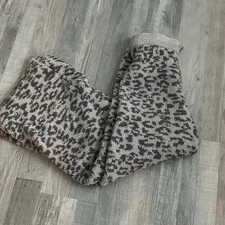 Pink Lily Gray Leopard Print cozy lounge pants size large NWOT Retail $60