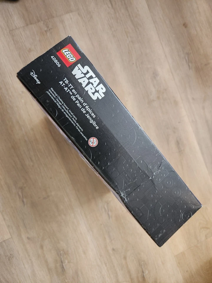 LEGO Star Wars Gingerbread AT-AT 40806 - New, Sealed, Minor Box Wear - US Based - Image 3 of 3