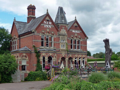 FOTO NEW INN HAGLEY EIN SEHR GOTISCHES HAUS ERBAUT 1879-80 FÜR W.H. GODWIN. DIE