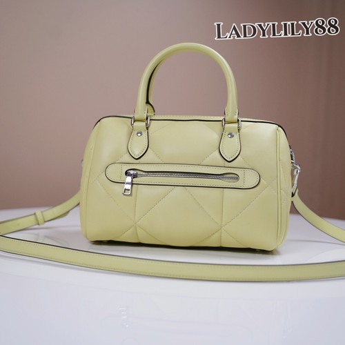 Neu mit Etikett Coach CJ610 Rowan Schulranzen mit geschwollenem Diamant Steppnappa glattes Leder - Bild 12 von 40