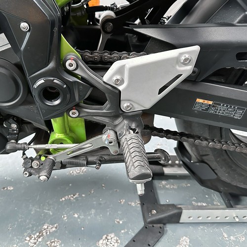 Rider Front Foot Pegs Adapters For KAWASAKI Z650RS Z900SE Ninja 650 Versys-X 300 - Picture 5 of 37