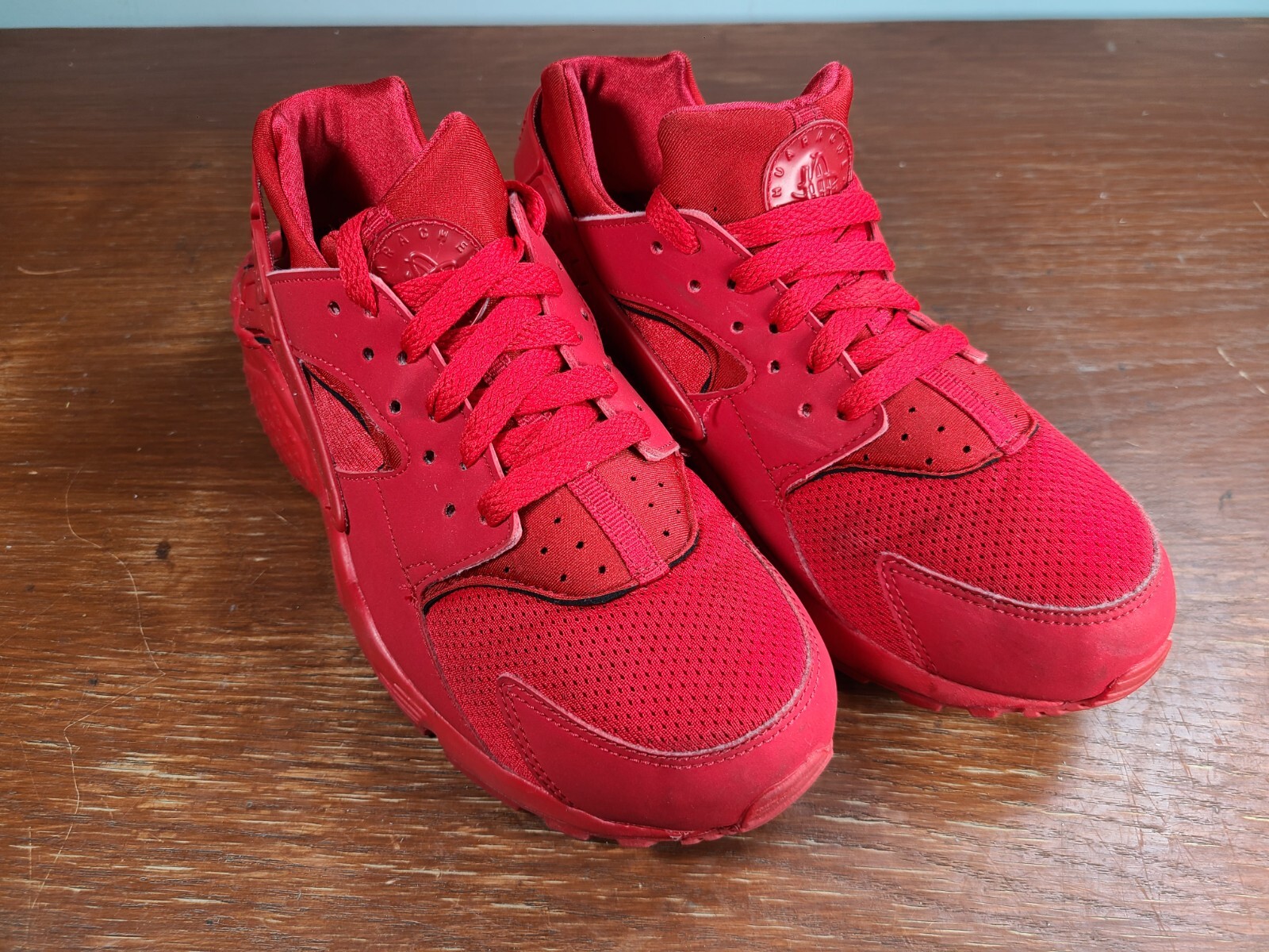 Nike Air Huarache Triple Red Run Shoes Style 654275-600 Size 7Y / Women Size 8.5
