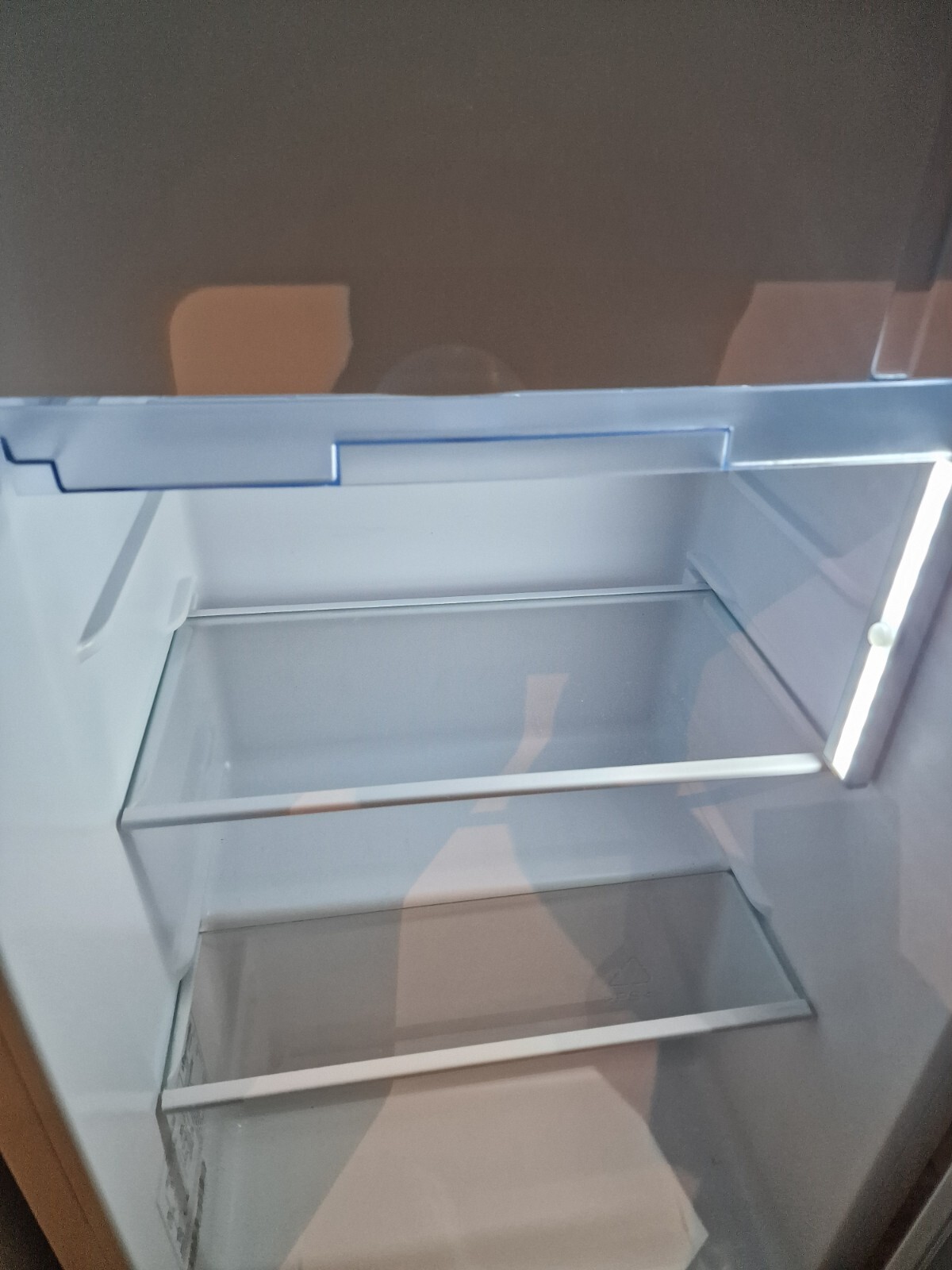 Fridgemaster Under Counter Fridge with Ice Box White Freestanding