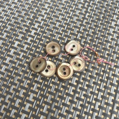6 x Vintage Perlmutt Knöpfe 15 mm zwei Loch 30er Jahre