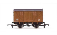 Hornby R60029 BR 10T Quad Vent Meat Van