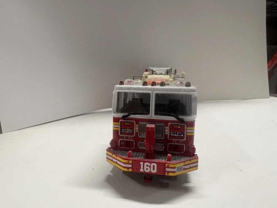 Code 3 FDNY Aerialscope Tower Ladder - 160 Toy Fire Truck Replica - Image 2 of 4