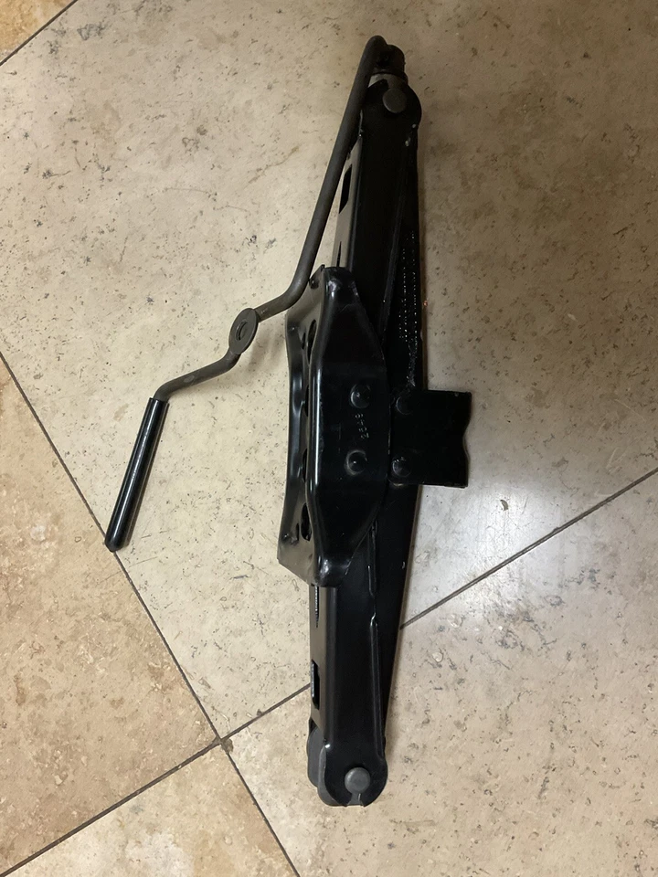 1999-2000-2001-2002-2003-2004 Ford Mustang Tire Jack    OEM - Image 4 of 4