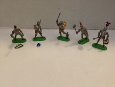 LOT OF 5 BRITAINS SOLDIERS MADE IN CHINA AS IS