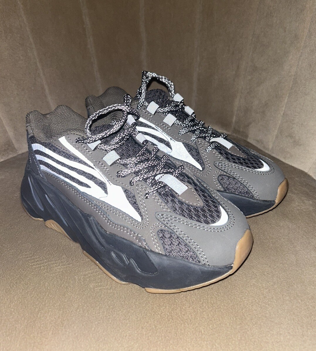 yeezy 700 v2 geode reflective