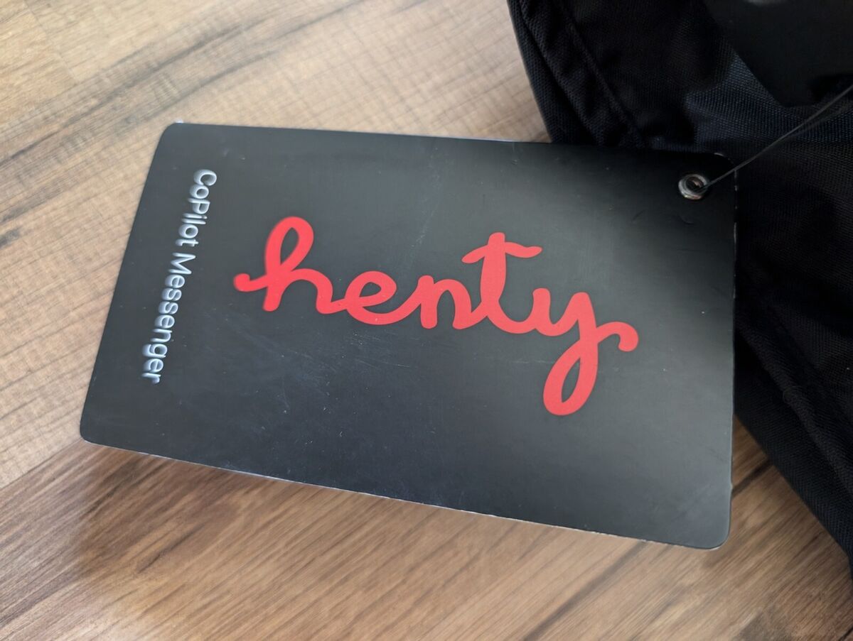 Henty CoPilot Messenger: Convertible Garment Bag (No Inner Henty CoPilot Messenger: Convertible Garment Bag (No Inner