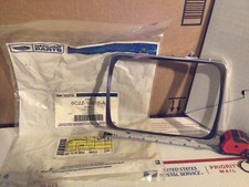 NOS! FORD Head Lamp Ring 2000-19 E-150,350/350 Super Duty F-350 Super Duty_KL
