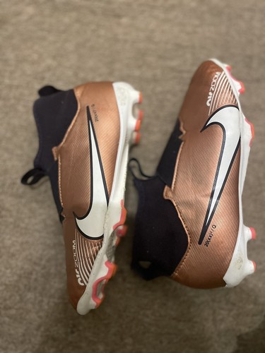 childrens football boots size 1