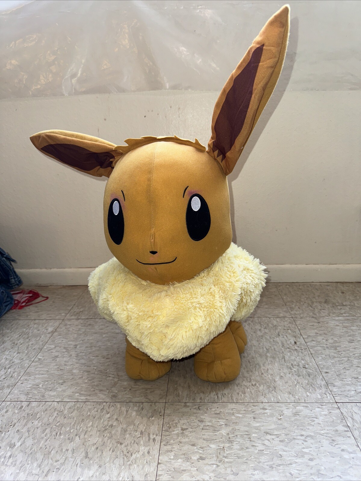 Pokémon Evee Giant Plushie