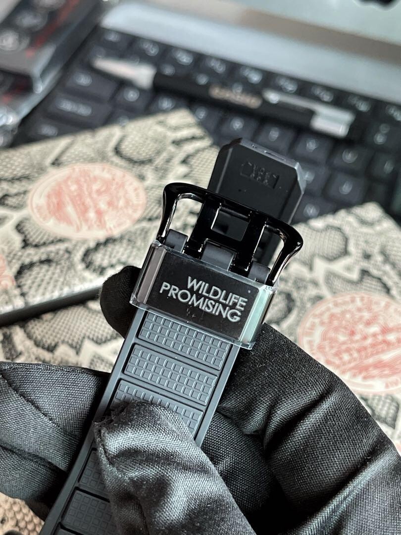 CASIO G-SHOCK GST-B300WLP-1ADR WILDLIFE PROMISING LIMITED CASIO G-SHOCK GST-B300WLP-1ADR WILDLIFE PROMISING LIMITED