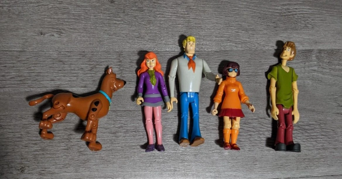 Nice Lot of 4 Scooby Doo Mystery Gang Fred Scooby Velma & Shaggy Action  Figures