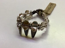 NWT Uno de 50 Silver-plated Triangular Bracelet w/ Grey Crystals “AXL.R”