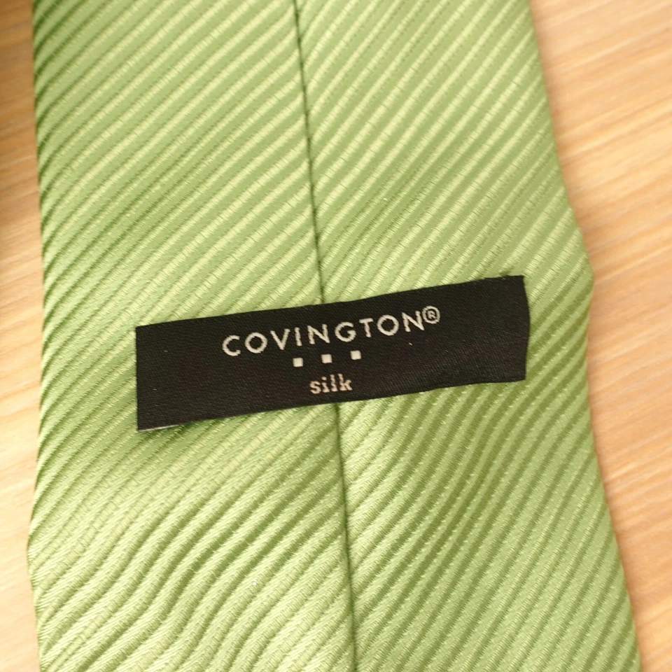 Corbata de cuello verde para hombre de seda a rayas lisas de moda resistente a las manchas COVINGTON Foto 3 de 4