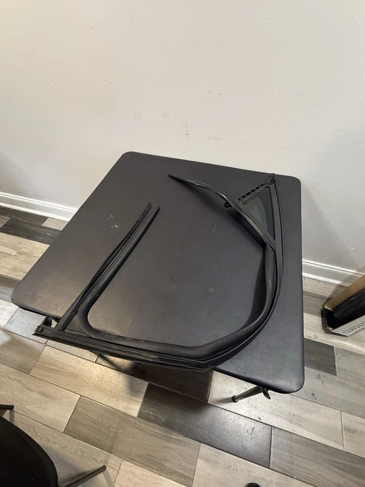 Vidrio de ventilación del conductor Hyundai Santa Fe 2025 Foto 3 de 4