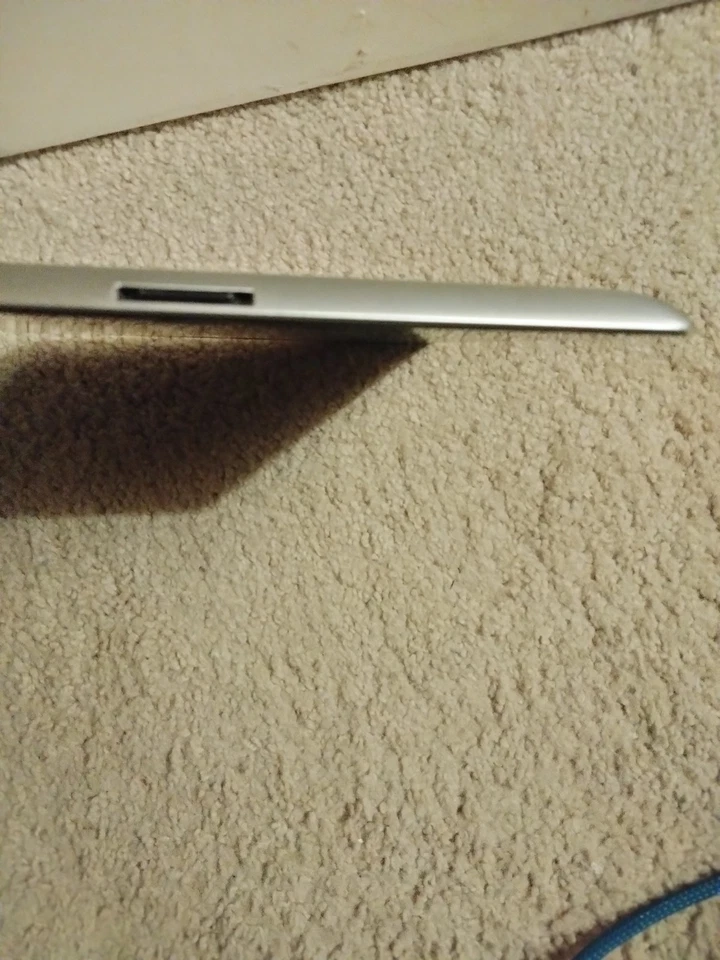 Apple iPad (3.ª generación) A1416 16 GB, Wi-Fi, 9,7 pulgadas - Blanco Foto 4 de 4