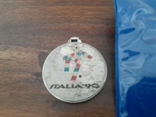 MEDAGLIA VINTAGE FOOTBALL CALCIO ITALIA '90 WORLD CUP. MARCHIATA BERTONI MILANO 