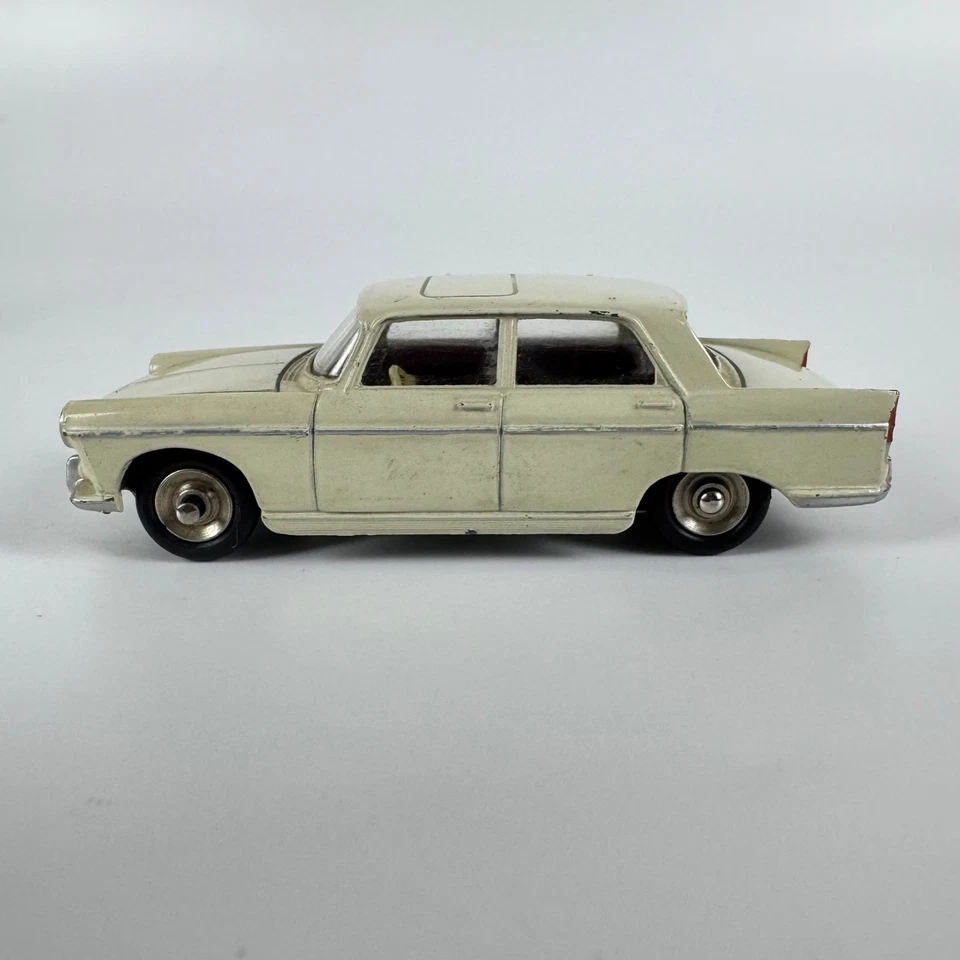 French Dinky 553 Peugeot 404 sedán amarillo pálido-marfil muy buen en caja Foto 3 de 4
