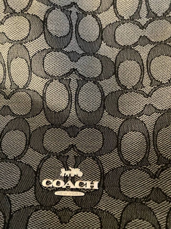 Coach Women's Clutch Purse with Strap and Zipper Closure Grey And Black - Image 4 of 4